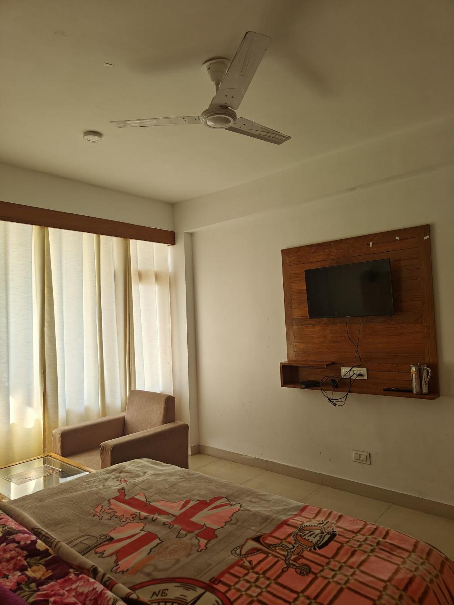 אמריצר Santosh Cafe & Rooms מראה חיצוני תמונה